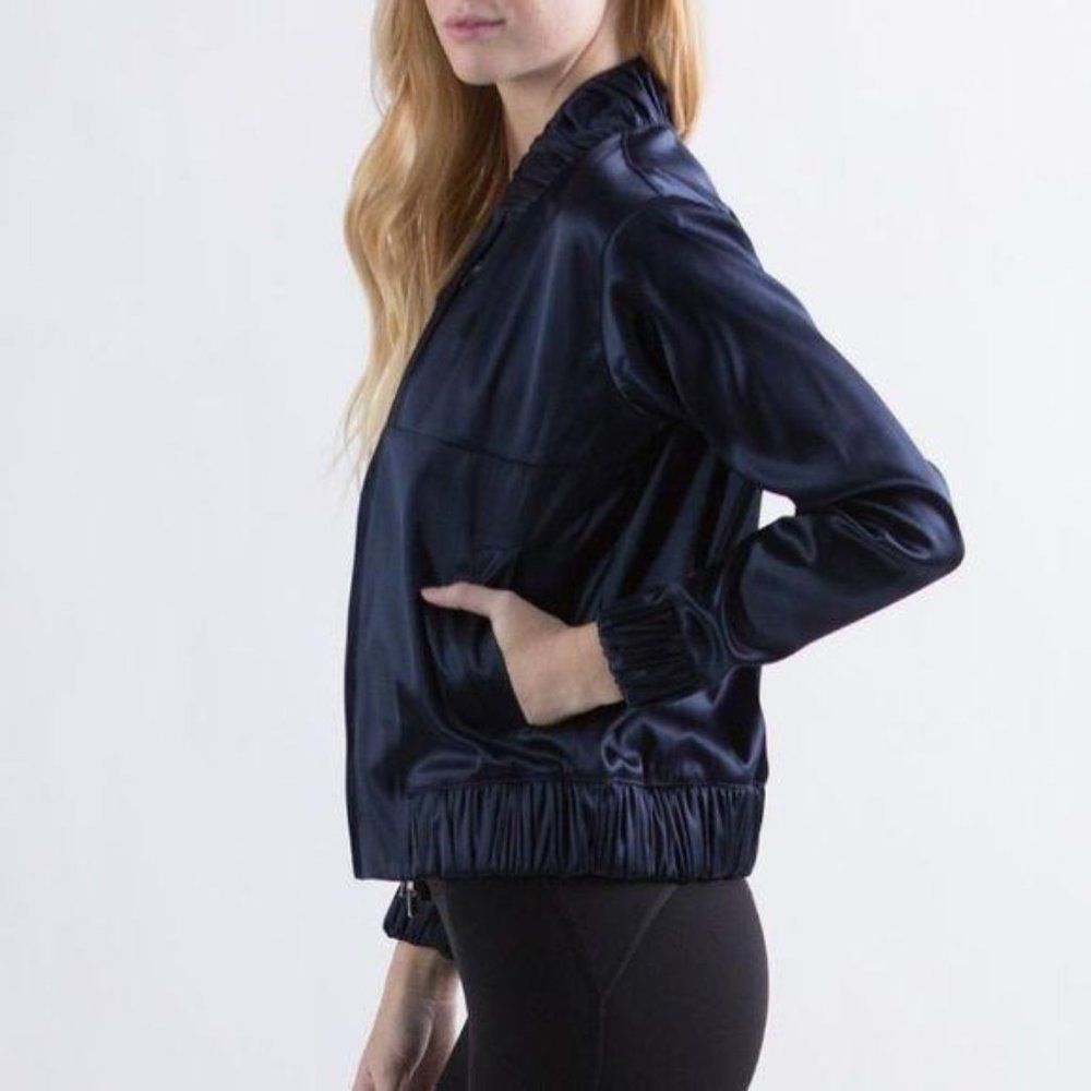 APL Athletic Propulsion Lab Women’s the Perfect Bomber Jacket Navy Small NWT - Picture 3 of 13
